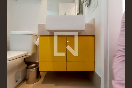 Apartamento à venda com 105m², 3 quartos e 2 vagas Apartamento à venda com 105m², 3 quartos e 2 vagasBanheiro