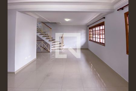 Sala de casa de condomínio para alugar com 3 quartos, 100m² em Jardim Ester Yolanda, São Paulo
