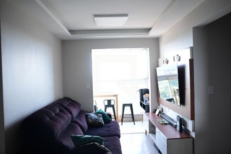 Sala de apartamento para alugar com 2 quartos, 59m² em Jardim Marilu, Cotia