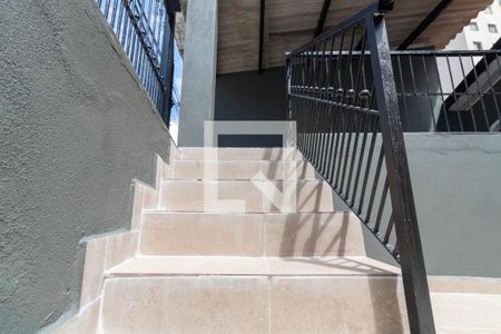 Casa para alugar com 85m², 2 quartos e 1 vagaEscada