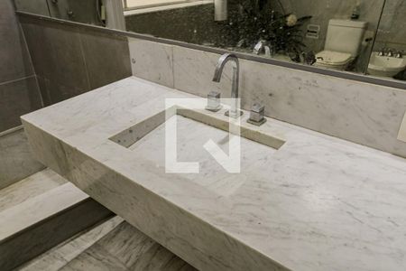 Apartamento para alugar com 383m², 4 quartos e 2 vagasBanheiro Social