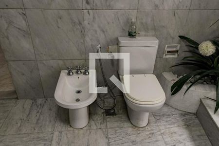 Apartamento para alugar com 383m², 4 quartos e 2 vagasBanheiro Social