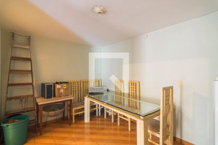 Casa para alugar com 250m², 3 quartos e 2 vagasSala