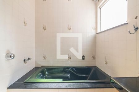 Casa para alugar com 250m², 3 quartos e 2 vagasBanheira