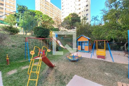 Apartamento para alugar com 100m², 3 quartos e 2 vagasÁrea comum - Playground