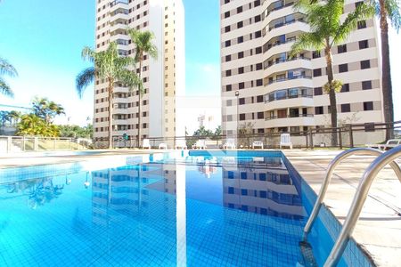 Apartamento para alugar com 100m², 3 quartos e 2 vagasÁrea comum - Piscina