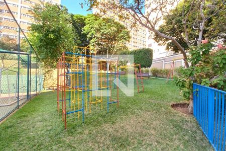 Apartamento para alugar com 100m², 3 quartos e 2 vagasÁrea comum - Playground