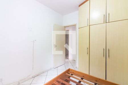 Quarto 2 de apartamento para alugar com 2 quartos, 55m² em Jardim Roberto, Osasco