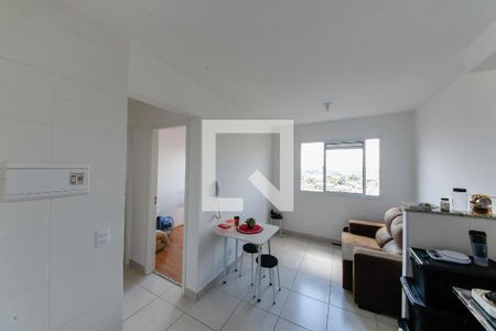 Sala/Cozinha de apartamento à venda com 2 quartos, 32m² em Jardim Planalto, São Paulo