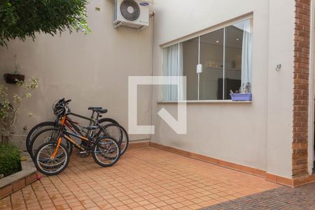 Casa à venda com 152m², 3 quartos e 2 vagasGaragem