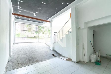 Garagem de casa à venda com 3 quartos, 252m² em Taboão, São Bernardo do Campo