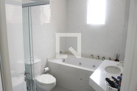 Apartamento para alugar com 195m², 5 quartos e 4 vagasBanheiro da Suíte 1