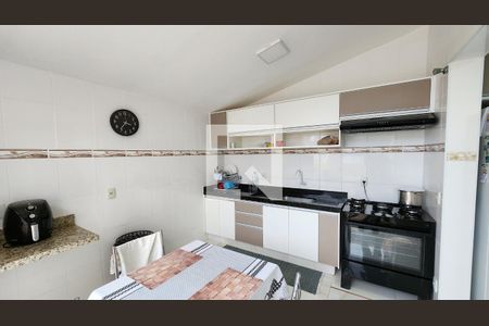 Casa à venda com 246m², 3 quartos e 2 vagasCozinha