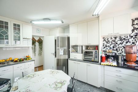 Apartamento à venda com 252m², 3 quartos e 2 vagas Apartamento à venda com 252m², 3 quartos e 2 vagasCozinha