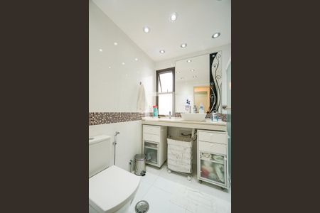 Apartamento à venda com 252m², 3 quartos e 2 vagas Apartamento à venda com 252m², 3 quartos e 2 vagasBanheiro social