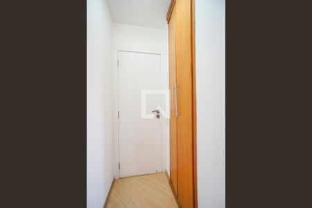 Apartamento à venda com 252m², 3 quartos e 2 vagas Apartamento à venda com 252m², 3 quartos e 2 vagasQuarto 02