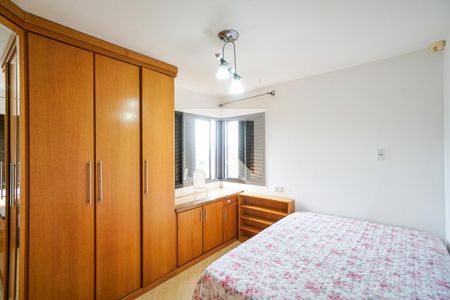 Apartamento à venda com 252m², 3 quartos e 2 vagas Apartamento à venda com 252m², 3 quartos e 2 vagasQuarto 02