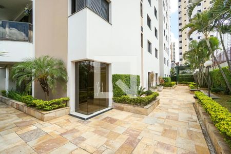 Apartamento à venda com 252m², 3 quartos e 2 vagas Apartamento à venda com 252m², 3 quartos e 2 vagasÁrea externa