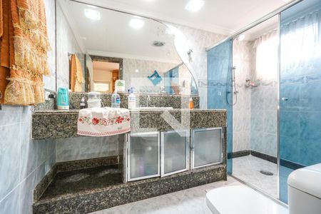 Apartamento à venda com 252m², 3 quartos e 2 vagas Apartamento à venda com 252m², 3 quartos e 2 vagasBanheiro da suíte