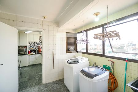 Apartamento à venda com 252m², 3 quartos e 2 vagas Apartamento à venda com 252m², 3 quartos e 2 vagasÁrea de serviço