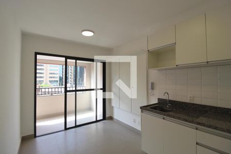Sala/Cozinha de kitnet/studio para alugar com 1 quarto, 31m² em Indianópolis, São Paulo