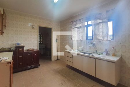 Casa à venda com 275m², 3 quartos e 2 vagas Casa à venda com 275m², 3 quartos e 2 vagasCozinha e Área de Serviço