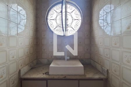 Casa à venda com 275m², 3 quartos e 2 vagas Casa à venda com 275m², 3 quartos e 2 vagasBanheiro