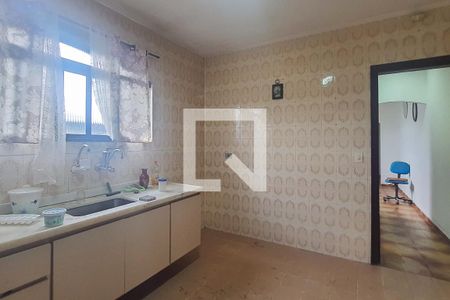 Casa à venda com 275m², 3 quartos e 2 vagas Casa à venda com 275m², 3 quartos e 2 vagasCozinha e Área de Serviço