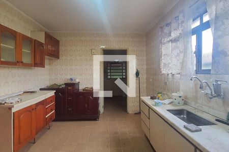 Casa à venda com 275m², 3 quartos e 2 vagas Casa à venda com 275m², 3 quartos e 2 vagasCozinha e Área de Serviço