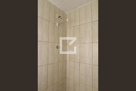 Banheiro de casa para alugar com 1 quarto, 40m² em Vila Carmosina, São Paulo
