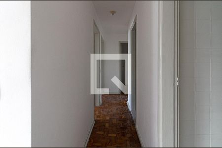 Corredor quartos  de apartamento para alugar com 3 quartos, 110m² em Aclimação, São Paulo