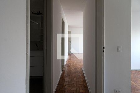 Corredor quartos  de apartamento para alugar com 3 quartos, 110m² em Aclimação, São Paulo