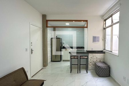Sala de apartamento para alugar com 1 quarto, 38m² em Copacabana, Rio de Janeiro