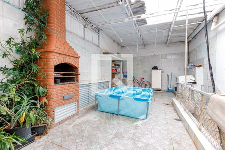 Casa à venda com 350m², 4 quartos e 2 vagas Casa à venda com 350m², 4 quartos e 2 vagasChurrasqueira