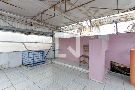 Casa à venda com 350m², 4 quartos e 2 vagas Casa à venda com 350m², 4 quartos e 2 vagasTerraço