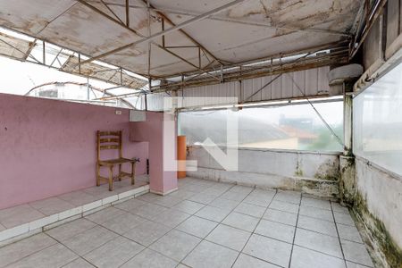 Casa à venda com 350m², 4 quartos e 2 vagas Casa à venda com 350m², 4 quartos e 2 vagasTerraço