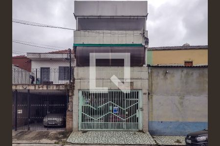 Casa à venda com 350m², 4 quartos e 2 vagas Casa à venda com 350m², 4 quartos e 2 vagasFachada