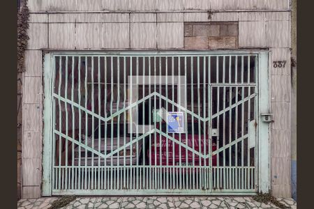 Casa à venda com 350m², 4 quartos e 2 vagas Casa à venda com 350m², 4 quartos e 2 vagasFachada