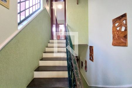 Escada de casa à venda com 3 quartos, 268m² em Jardim Carlos Lourenço, Campinas