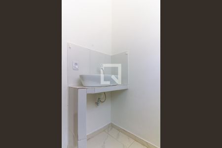 Casa para alugar com 97m², 2 quartos e 2 vagasBanheiro Social