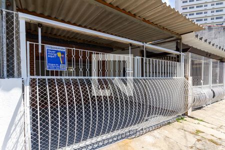 Casa para alugar com 97m², 2 quartos e 2 vagasFachada