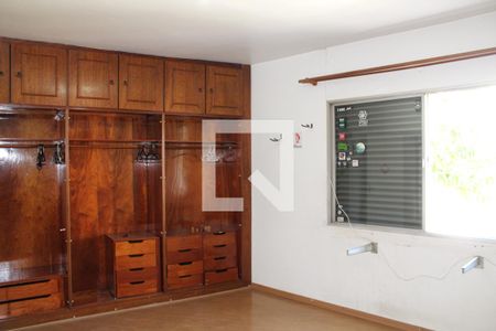 Quarto Suíte de casa para alugar com 4 quartos, 269m² em Siciliano, São Paulo