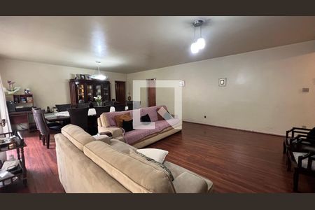 Apartamento à venda com 192m², 3 quartos e 1 vaga Apartamento à venda com 192m², 3 quartos e 1 vagaSala