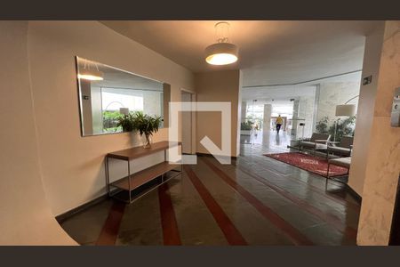 Apartamento à venda com 192m², 3 quartos e 1 vaga Apartamento à venda com 192m², 3 quartos e 1 vagaHall de entrada