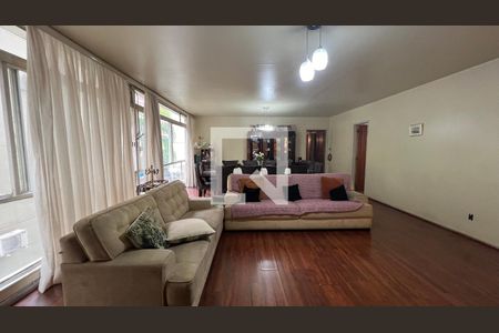 Apartamento à venda com 192m², 3 quartos e 1 vaga Apartamento à venda com 192m², 3 quartos e 1 vagaSala