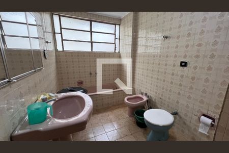Apartamento à venda com 192m², 3 quartos e 1 vaga Apartamento à venda com 192m², 3 quartos e 1 vagaBanheiro