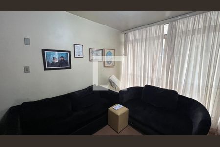 Apartamento à venda com 192m², 3 quartos e 1 vaga Apartamento à venda com 192m², 3 quartos e 1 vagaSala de TV