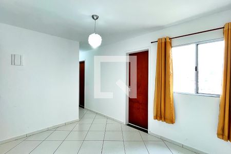 Sala de apartamento para alugar com 2 quartos, 52m² em Vila Galvão, Guarulhos