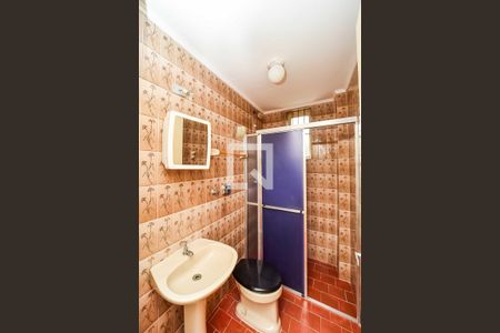 Banheiro de apartamento para alugar com 1 quarto, 44m² em Vila Jardim, Porto Alegre