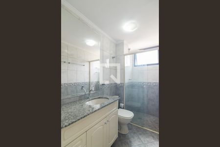 Banheiro de apartamento para alugar com 1 quarto, 54m² em Jardim, Santo André